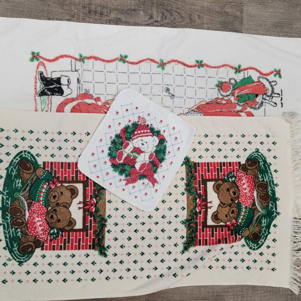 Vintage Christmas Towels Lot Bath Towels Washcloth 80s Teddy Bears Santa Claus